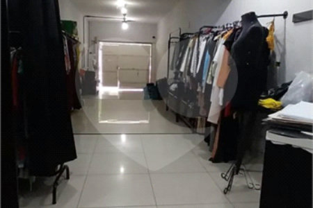 Sobrado à venda com 3 quartos, sendo 1 suíte,  em Jardim Regis, São Paulo, SP