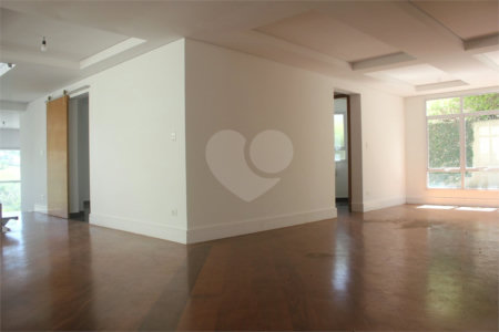 Casa à venda ou para alugar com 4 suítes em Alphaville, Santana de Parnaíba, SP