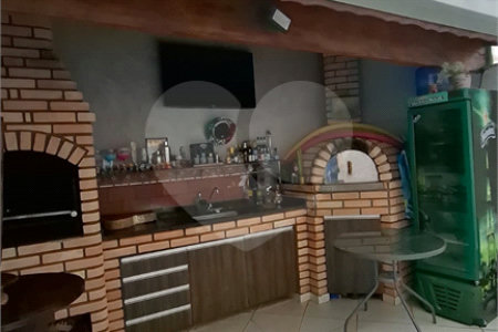 Sobrado à venda com 3 suítes em Vila Constança, São Paulo, SP