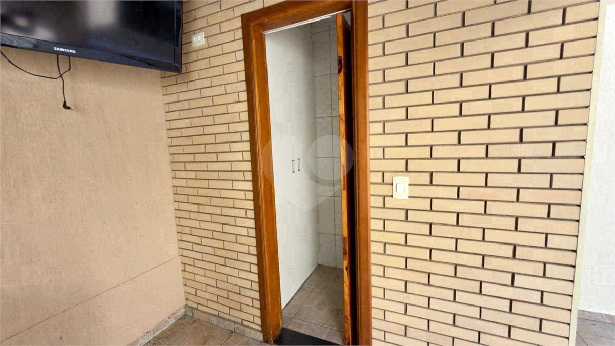 Casa à venda com 3 quartos, sendo 1 suíte, no condomínio Residencial Village Salermo, Sorocaba - SP