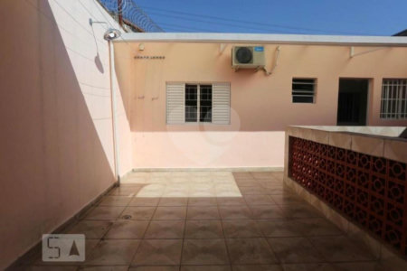 Casa à venda com 2 quartos, sendo 1 suíte,  em Jardim Ivana, São Paulo, SP