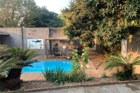 Casa à venda com 4 quartos, sendo 3 suítes, no condomínio Mirante da Barra, Rio de Janeiro - RJ