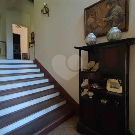 Casa à venda com 4 quartos, sendo 3 suítes, no condomínio Patrimônio do Carmo, São Roque - SP