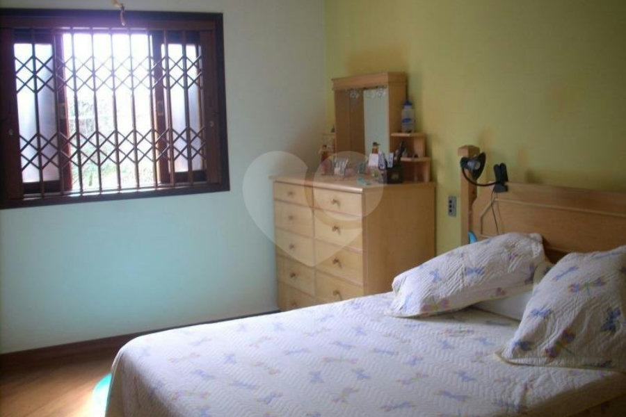 Sobrado à venda com 4 quartos, sendo 2 suítes, em Tremembé, São Paulo, SP