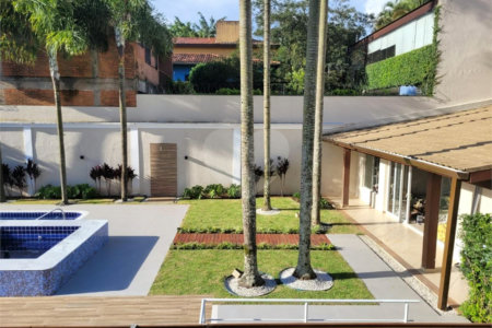 Casa à venda com 5 suítes em Paraisópolis, São Paulo, SP