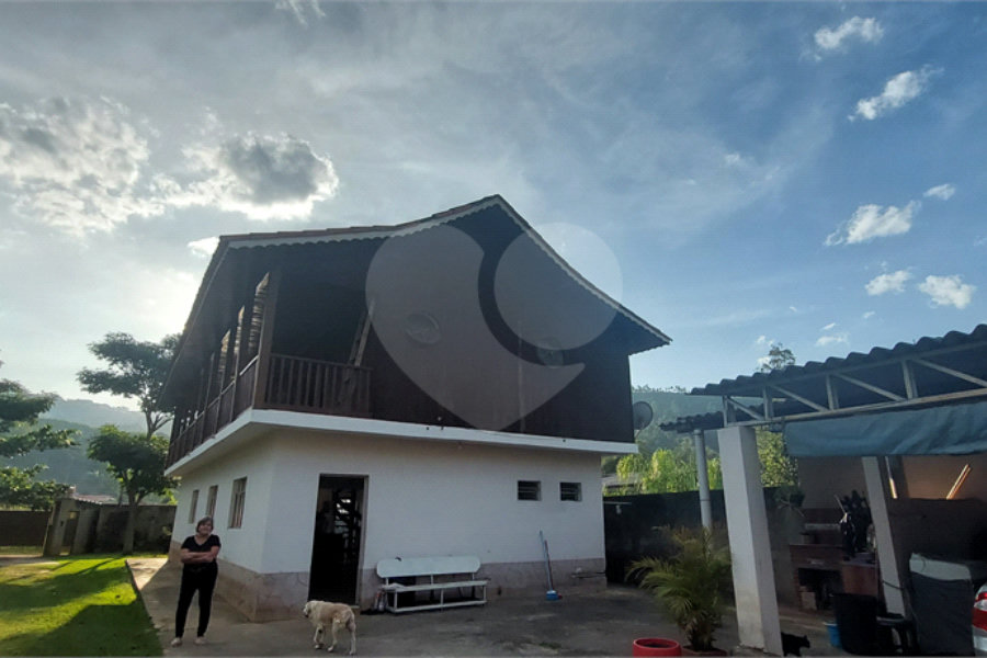 Casa à venda com 4 quartos, sendo 2 suítes, em Rio Acima, Mairiporã, SP