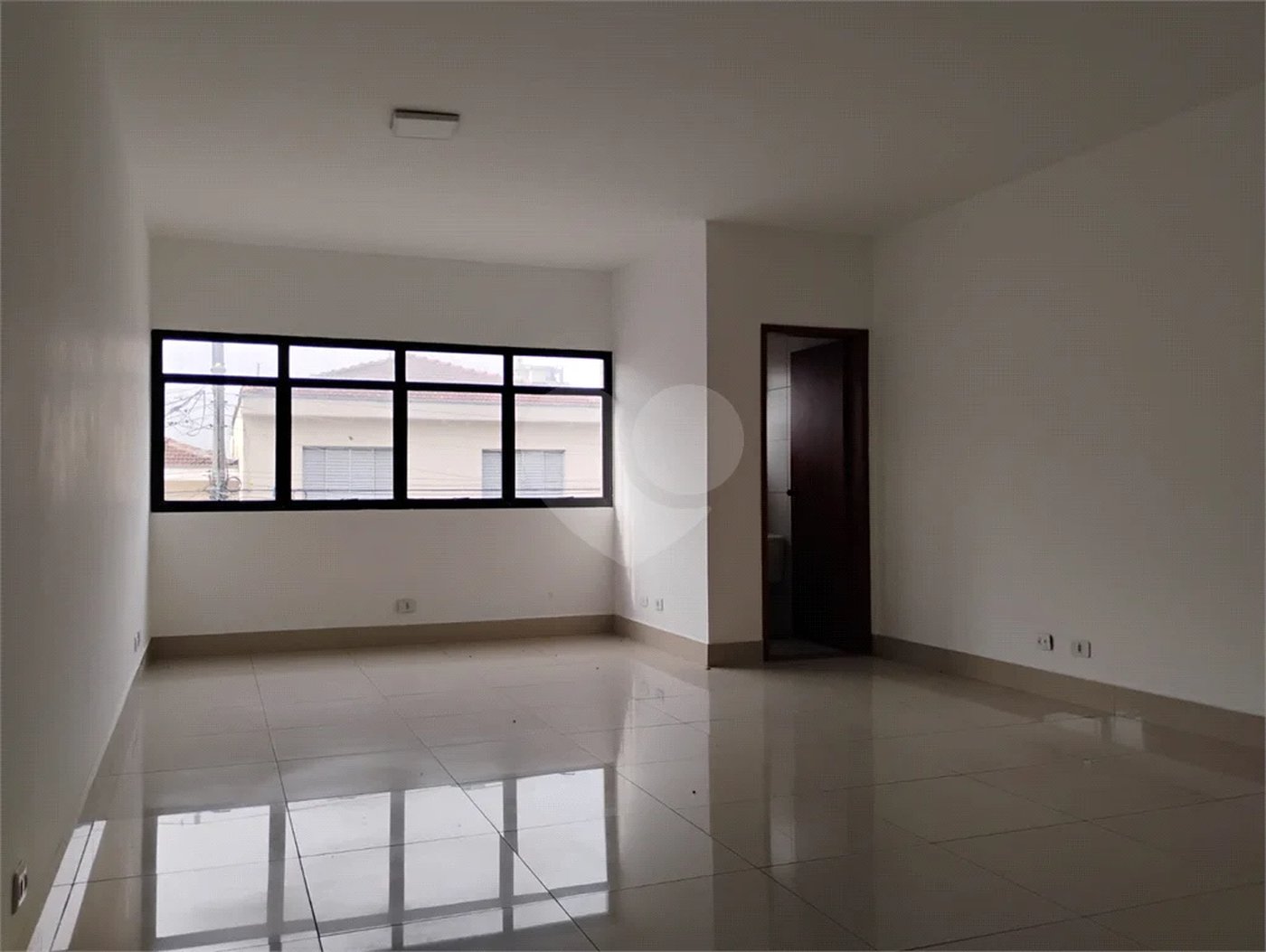 Ótima sala comercial para locação na Vila Santa Catarina
