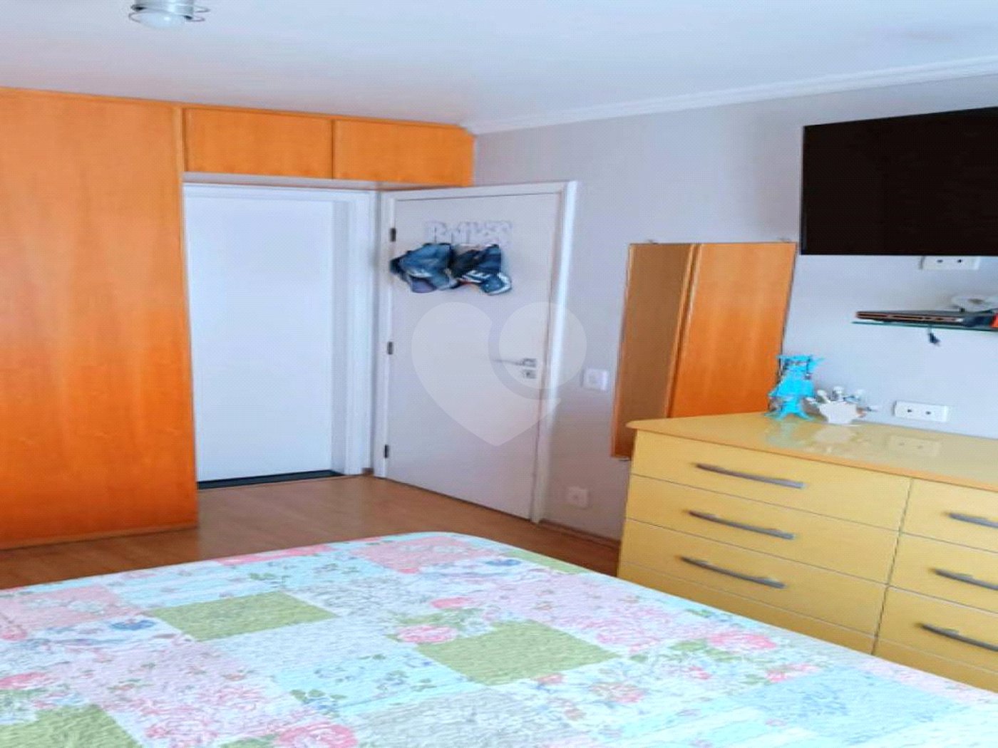 Apartamento à venda com 2 quartos, sendo 1 suíte,  em Jardim Itacolomi, São Paulo, SP