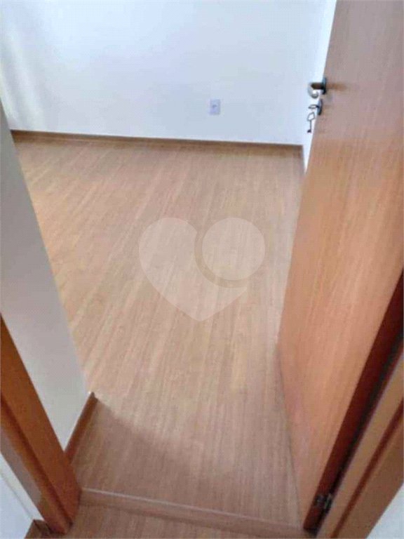 Apartamento no Condomínio Monte Athos.