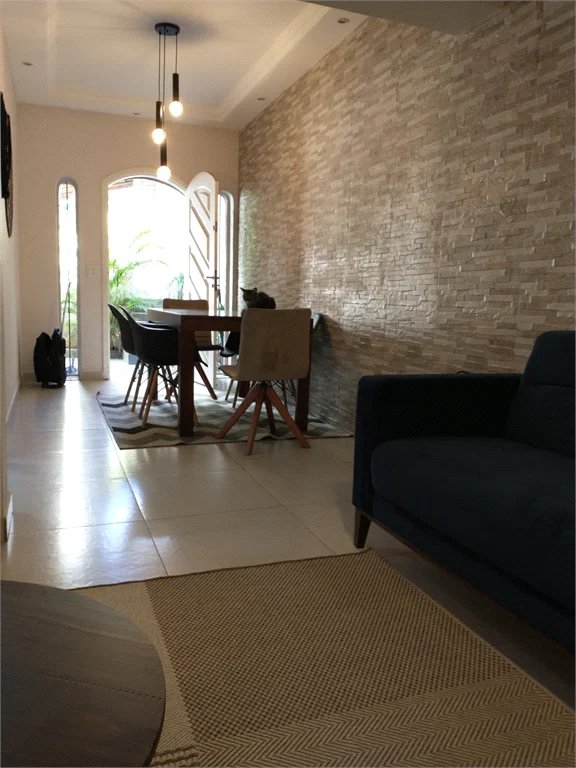 Sobrado à venda com 3 quartos, sendo 1 suíte, em Vila Ipojuca, São Paulo, SP