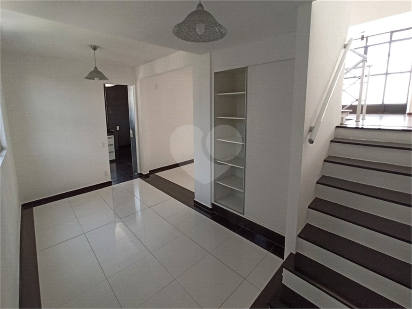Sobrado para alugar com 3 quartos, sendo 1 suíte,  em Vila Oliveira, Mogi das Cruzes, SP