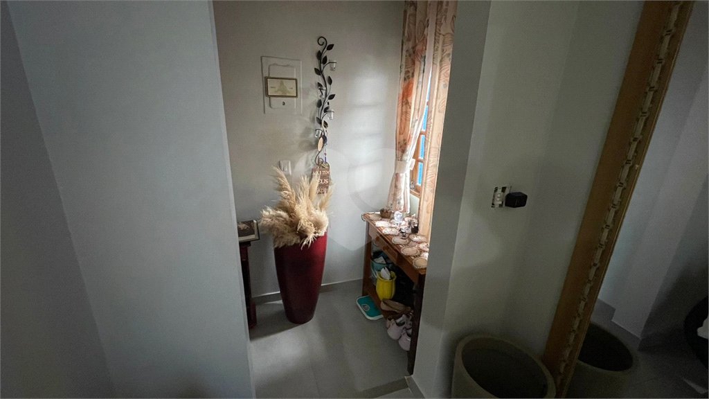 Sobrado à venda com 3 quartos em Jardim Laila, Embu das Artes, SP
