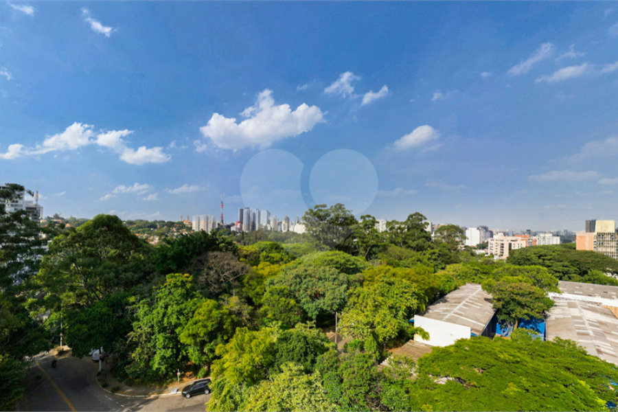 Imóvel 29m² 1 dormitório com varanda ao lado do metrô Vila Madalena
