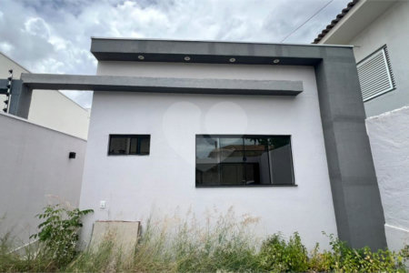 Casa Térrea à venda com 3 quartos, sendo 1 suíte, em Jardim Califórnia, Cuiabá, MT
