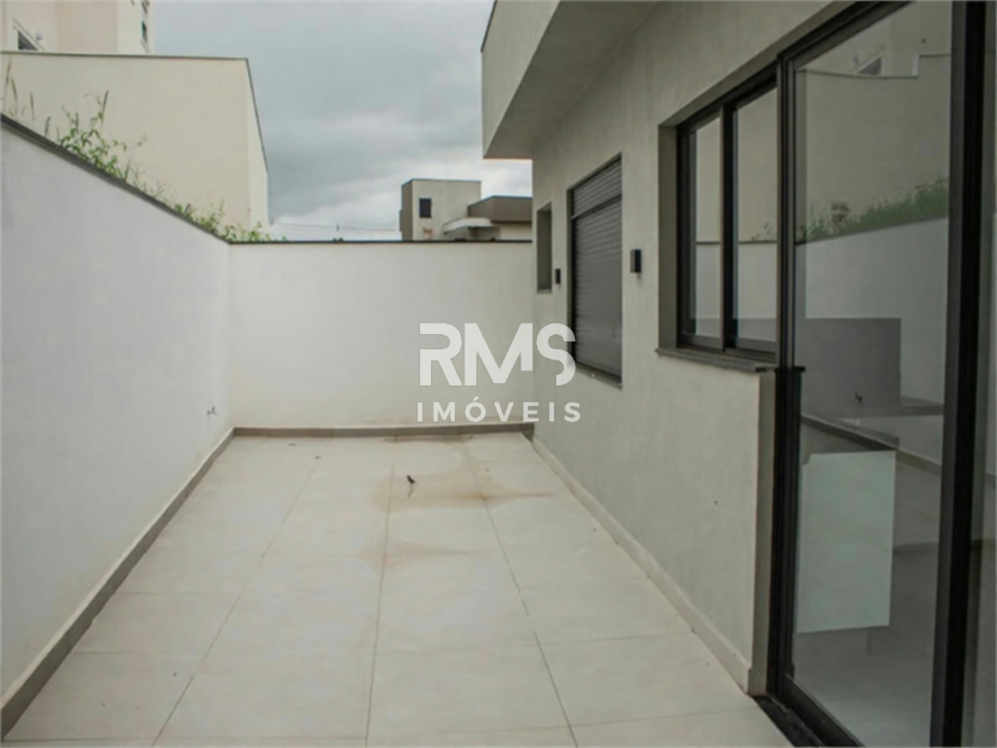 Casa à venda com 3 suítes no condomínio Residencial Central Parque, Salto - SP
