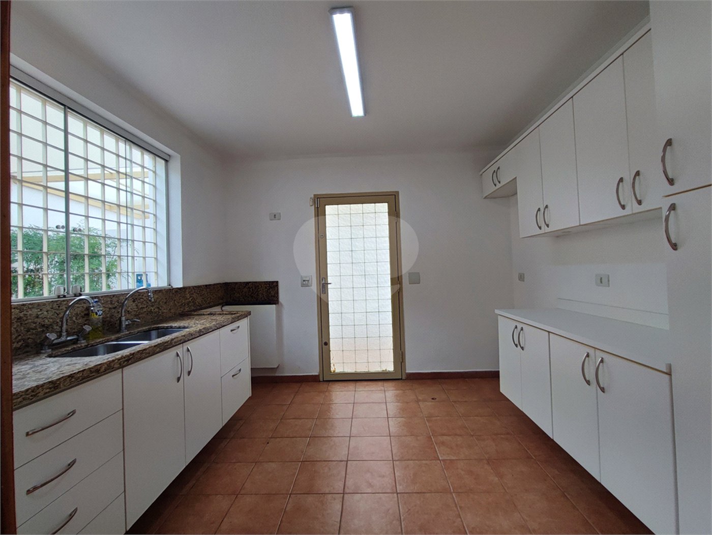 Casa para alugar com 4 quartos, sendo 2 suítes, no condomínio Comendador Elias Zarzur, São Paulo - SP