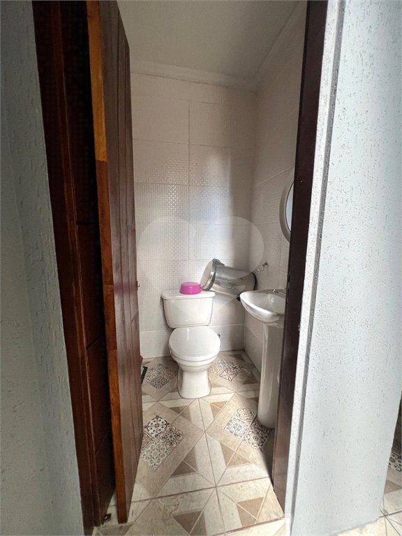 Sobrado à venda com 4 quartos, sendo 2 suítes,  em Jardim Marisa, São Paulo, SP