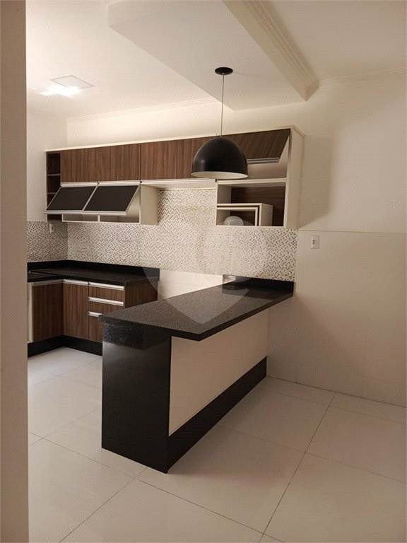 Casa à venda com 4 quartos, sendo 1 suíte, no condomínio Atlantico Sul, Rio de Janeiro - RJ