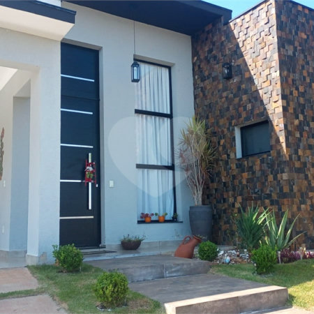 Casa à venda com 3 quartos, sendo 1 suíte, no condomínio Village da Serra, Araçoiaba da Serra - SP