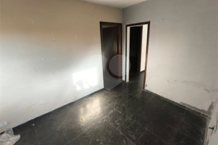 Casa à venda com 3 quartos em Jardim das Esmeraldas, São Paulo, SP