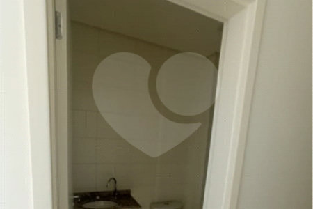 Apartamento no Condomínio Flor de Liz.