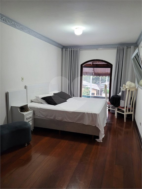 Casa à venda com 4 quartos, sendo 2 suítes,  em Vila Bela Flor, Mogi das Cruzes, SP