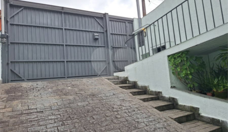 Sobrado à venda com 3 quartos, sendo 1 suíte,  em Vila Santa Maria, São Paulo, SP