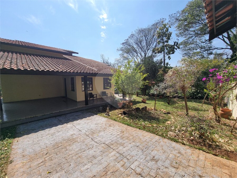 Casa à venda com 4 quartos, sendo 2 suítes, em Bosque, Vinhedo, SP