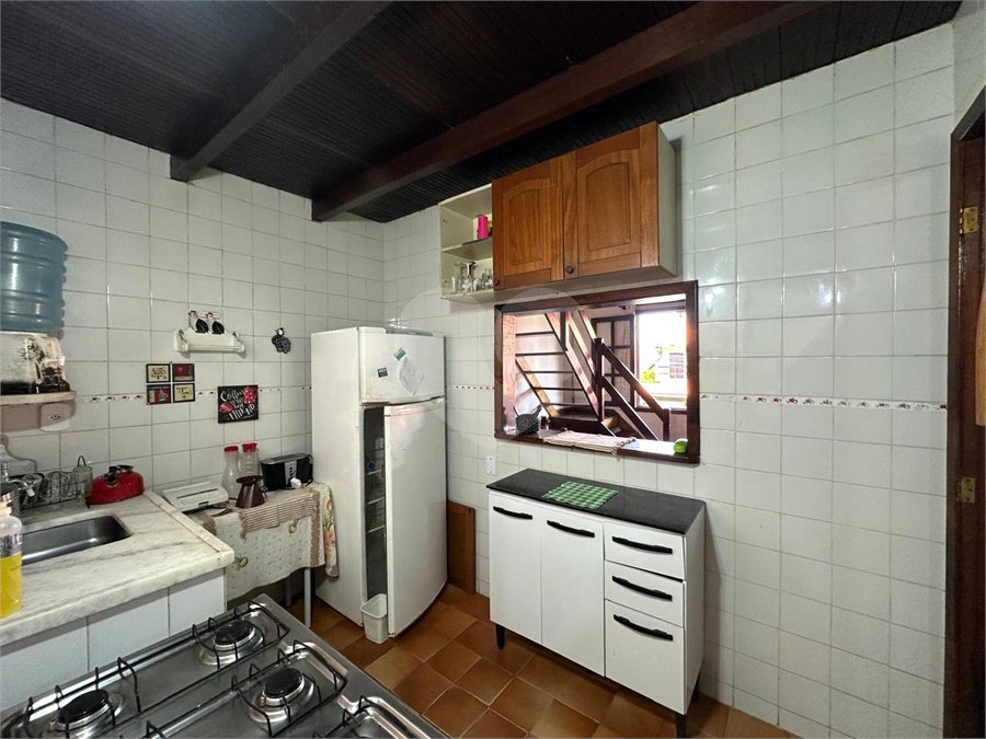Casa em condomínio à venda com 2 quartos, sendo 1 suíte, em Ogiva, Cabo Frio, RJ