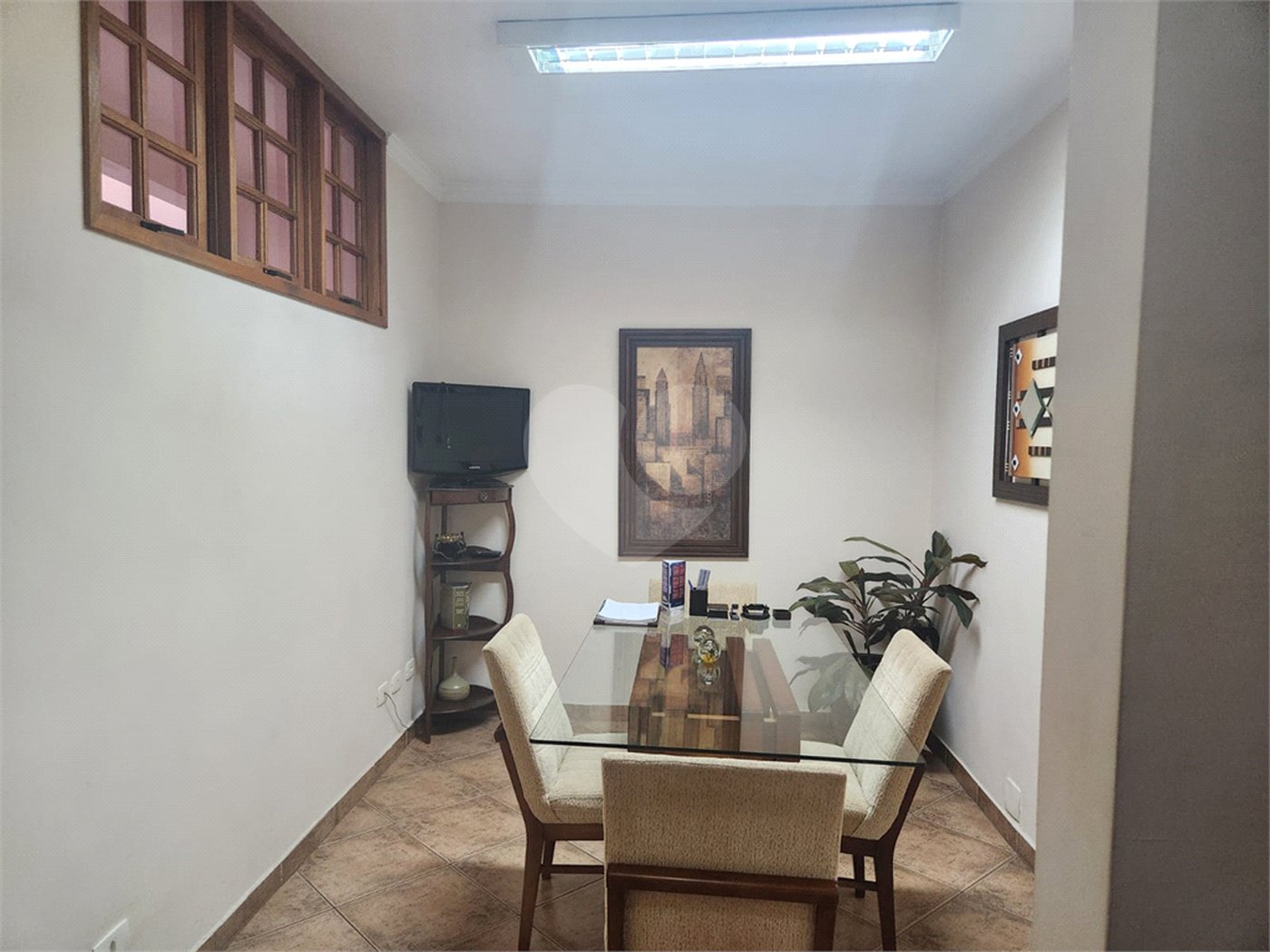 Sobrado à venda com 4 quartos, sendo 1 suíte, em Água Branca, São Paulo, SP