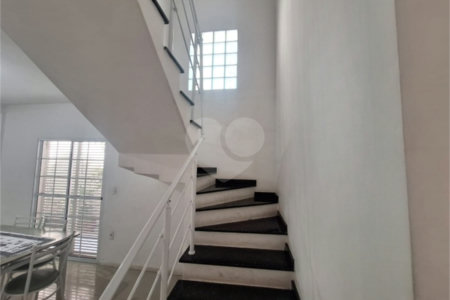 Sobrado à venda com 3 quartos, sendo 1 suíte, em Vila Campanela, São Paulo, SP