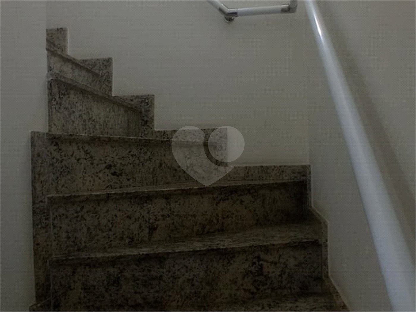 Casa à venda com 2 suítes no condomínio Residencial Pavoni I, São Paulo - SP