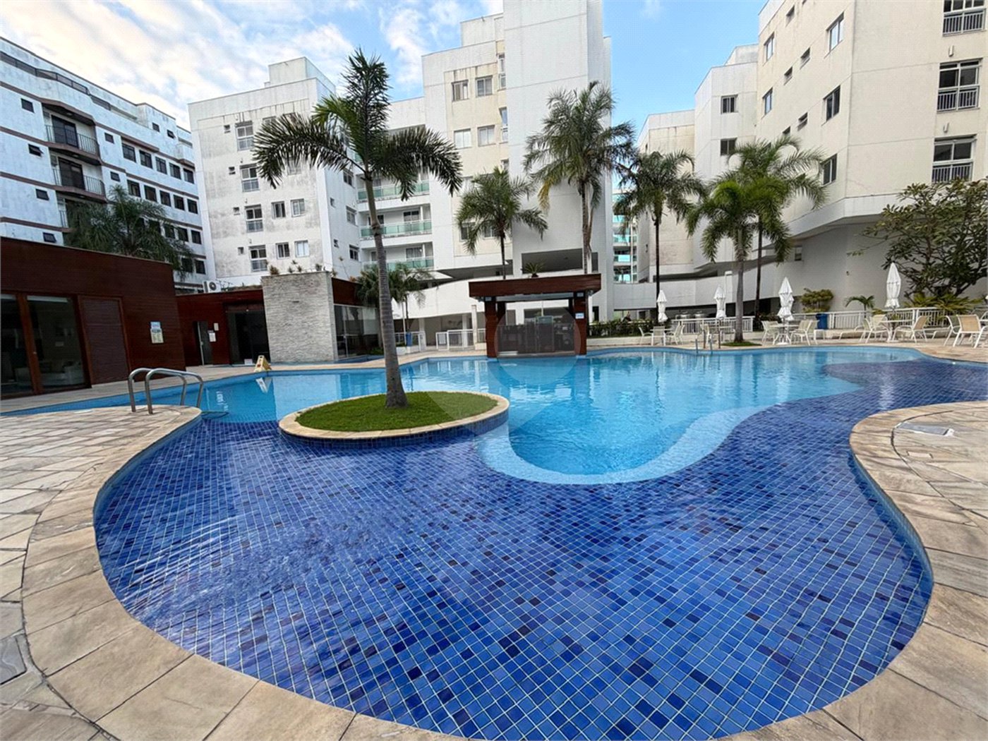 Apartamento à venda com 3 suítes em Braga, Cabo Frio, RJ