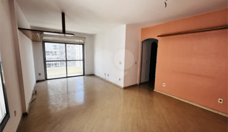 Apartamento à venda com 3 quartos, sendo 1 suíte,  em Santa Cecília, São Paulo, SP
