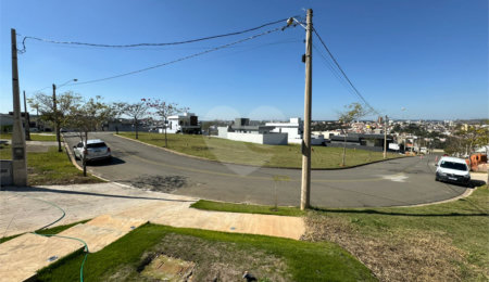 Casa à venda com 3 suítes no condomínio Reserva Central Parque, Salto - SP
