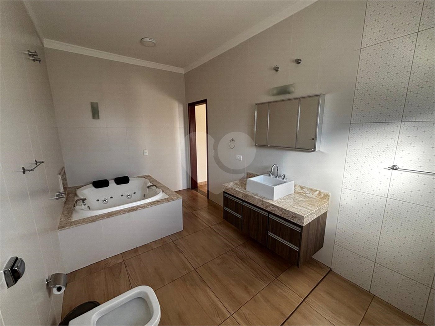 Casa à venda com 2 quartos, sendo 1 suíte, no condomínio Residencial Lagos D Icarai, Salto - SP