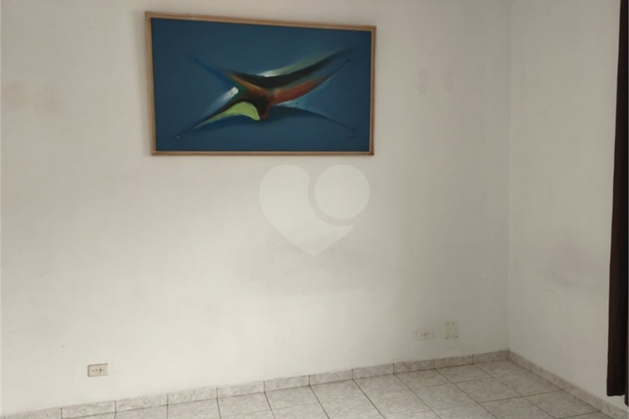 Casa à venda com 3 quartos, sendo 1 suíte, no condomínio Residencial Jardim das Palmas, São Paulo - SP