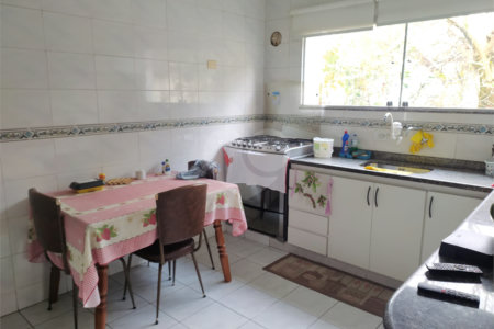 Sobrado à venda com 4 quartos, sendo 2 suítes, em Jardim Prudência, São Paulo, SP