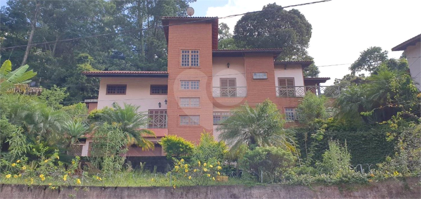 Sobrado à venda ou para alugar com 5 quartos, sendo 3 suítes,  em Tremembé, São Paulo, SP