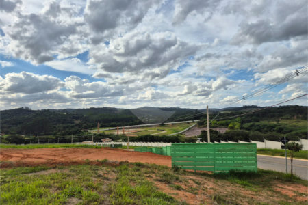 Terreno à venda no condomínio Villagio Caxambu, Jundiaí - SP