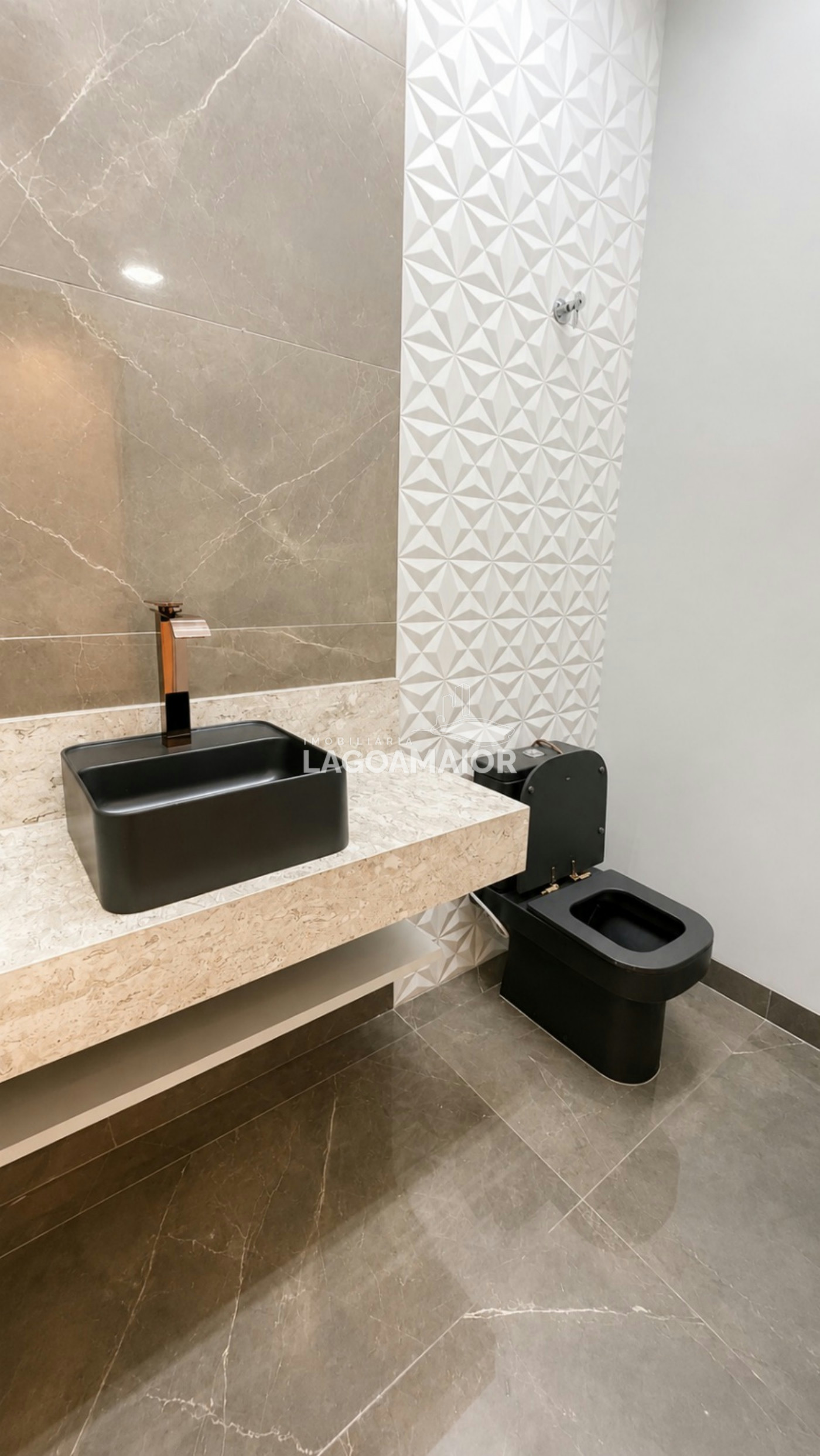 Casa à venda com 3 quartos, sendo 3 suítes, no condomínio Residencial Costa Leste, Três Lagoas - MS