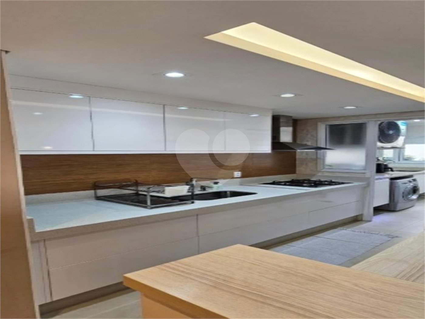 Apartamento à venda com 3 quartos, sendo 1 suíte,  em Vila Regente Feijó, São Paulo, SP