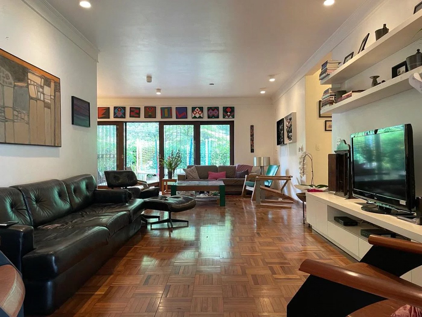 Casa à venda com 4 quartos, sendo 1 suíte,  em Vila Morumbi, São Paulo, SP