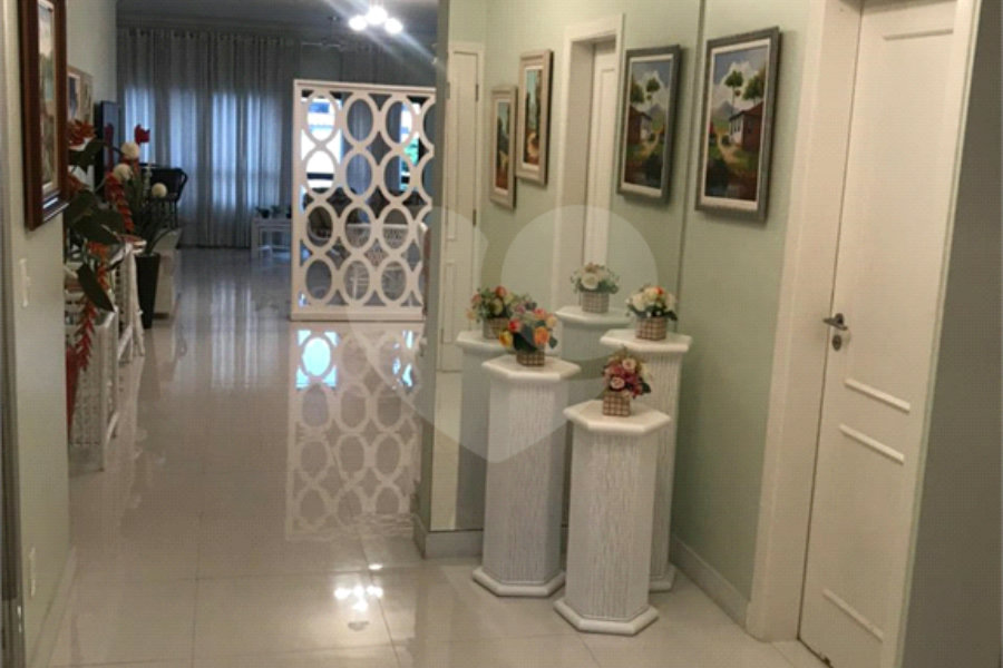 Apartamento à venda com 3 suítes em Enseada, Guarujá, SP