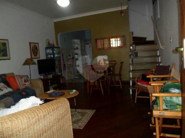 Sobrado à venda com 2 quartos em Tremembé, São Paulo, SP