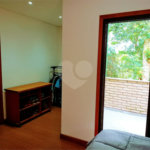Casa à venda ou para alugar com 5 quartos, sendo 4 suítes, no condomínio Associação Reserva das Hortênsias, Mairiporã - SP