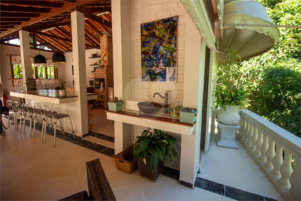 Casa à venda com 4 suítes no condomínio Sítio Primavera, São Roque - SP