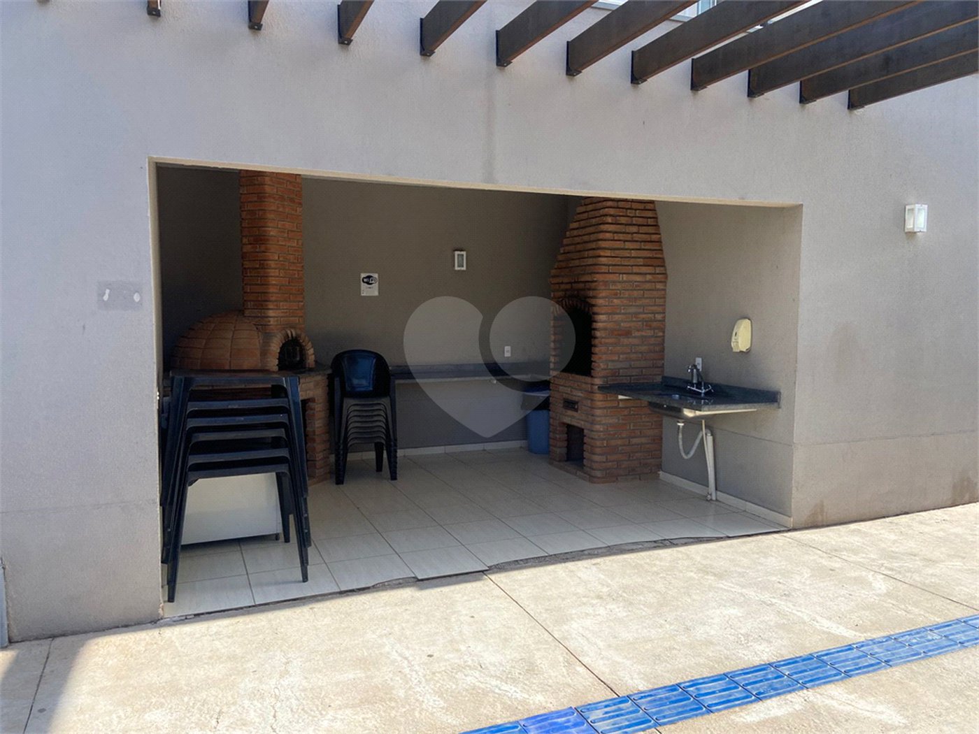 Apartamento à venda com 2 quartos, sendo 1 suíte, em Jardim Itamarati, Poá, SP