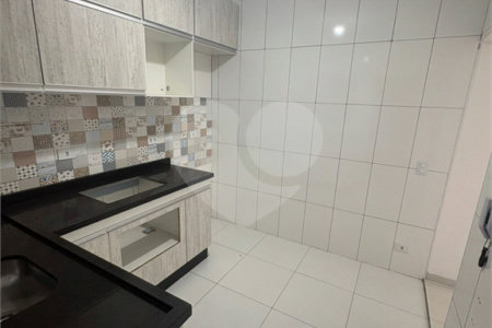 Casa à venda com 2 quartos no condomínio Carvalho Lagares, Poá - SP