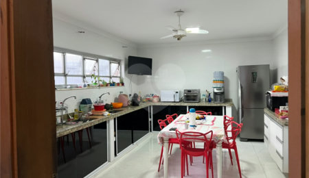 Sobrado à venda com 4 quartos, sendo 3 suítes,  em Água Fria, São Paulo, SP